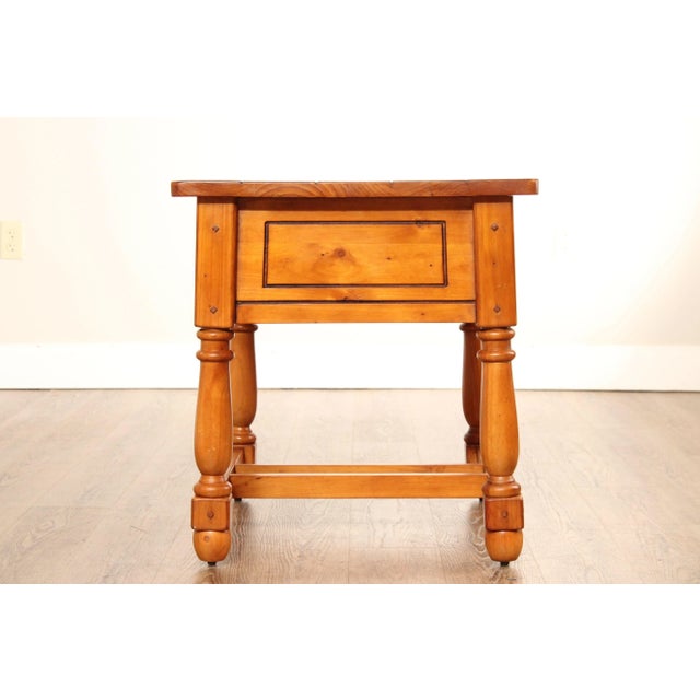 1990s English Traditional Style Pine One-Drawer Side Table For Sale In Philadelphia - Image 6 of 13