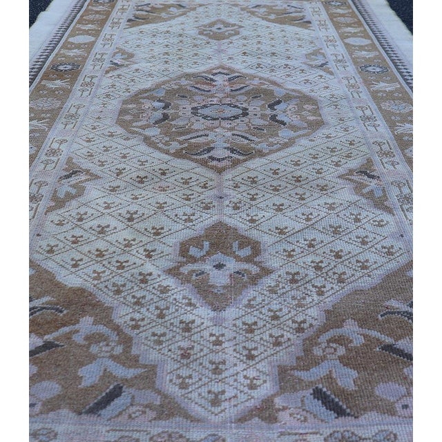 Antique Persian Serab Small Rug in Brown, Tan and Neutrals 3'1 X 5'6 For Sale In Atlanta - Image 6 of 13