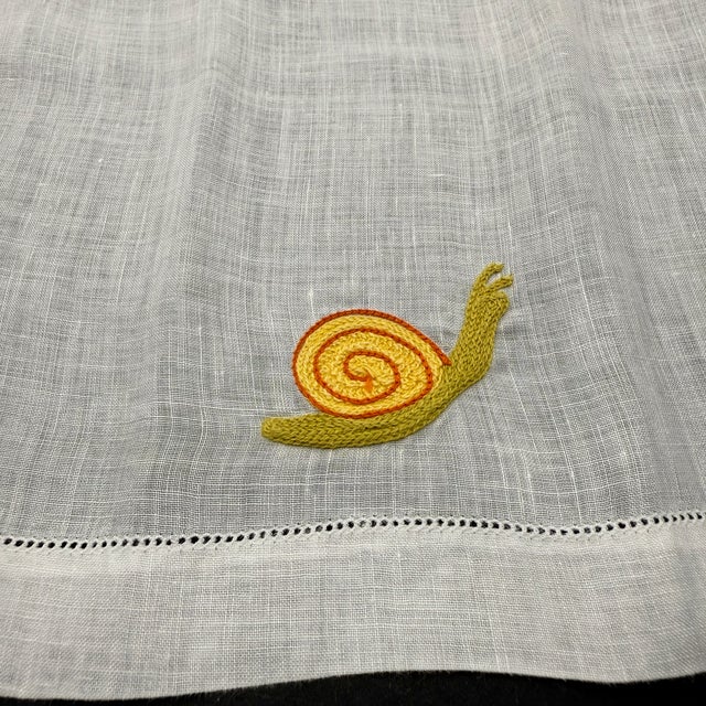 Set of 2 Vintage White Madeira Linen Embroidered Snails Finger Tip Guest Towels For Sale - Image 9 of 11