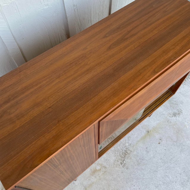 Wood 1950s Mid Century Modern Diamond Front Dry Bar For Sale - Image 7 of 12