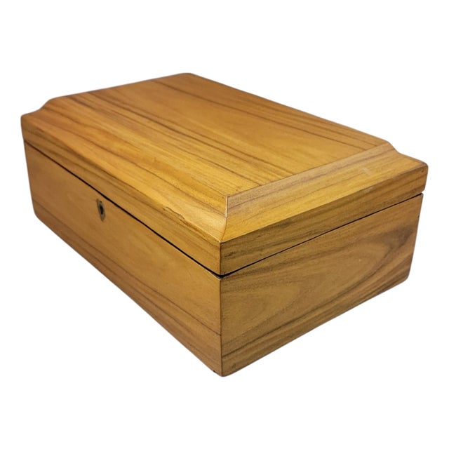Late 19th Century Blonde Mahogany Lidded Box For Sale