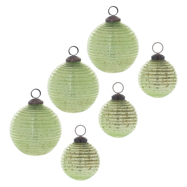 Kenneth Ludwig Chicago Ribbed Mercury Glass Ball Ornament (Set of 6) For Sale - Image 4 of 4