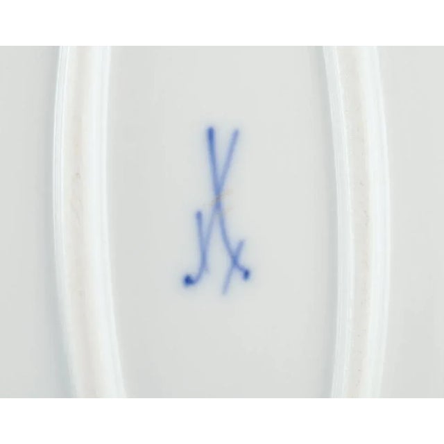 Early 20th Century Oval Serving Dish in White Porcelain with Blue Rim from Meissen, Germany For Sale - Image 5 of 7