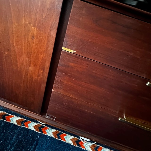 Vintage Dillingham MCM Sideboard For Sale - Image 12 of 16