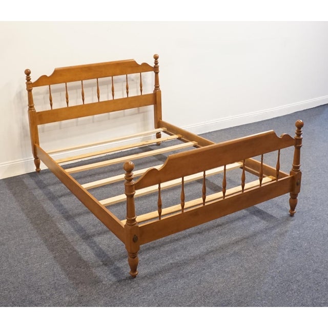 Ethan Allen Ethan Allen Heirloom Nutmeg Maple Colonial Early American Full Size Spindle Bed 10-5611 For Sale - Image 4 of 11