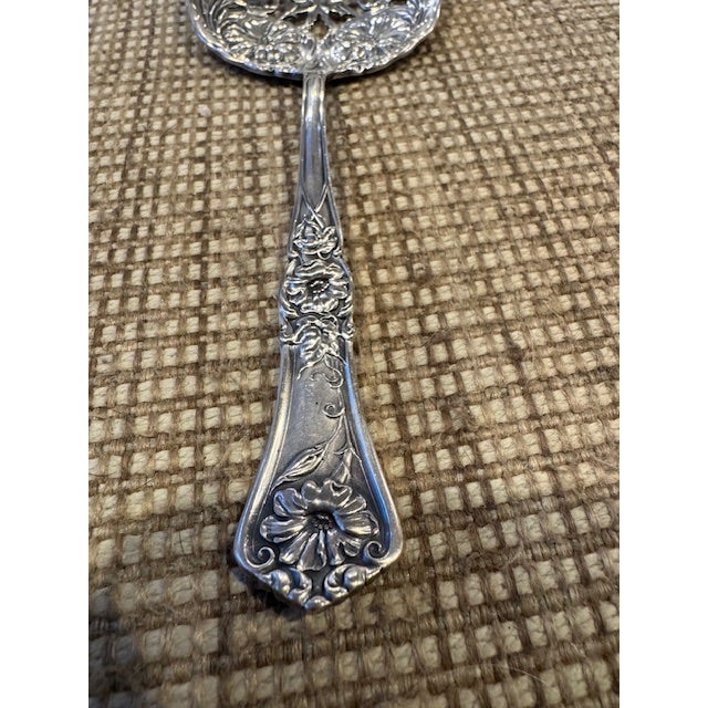 American Early 19th Century William Rogers " Grenoble" Silver Plated Tomatoe Serving Spoon For Sale - Image 3 of 6