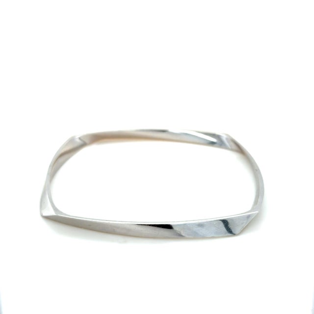 Early 21st Century Tiffany & Co., Frank Ghery Torque 18k White Gold and Diamond Bangle Bracelet For Sale - Image 5 of 7