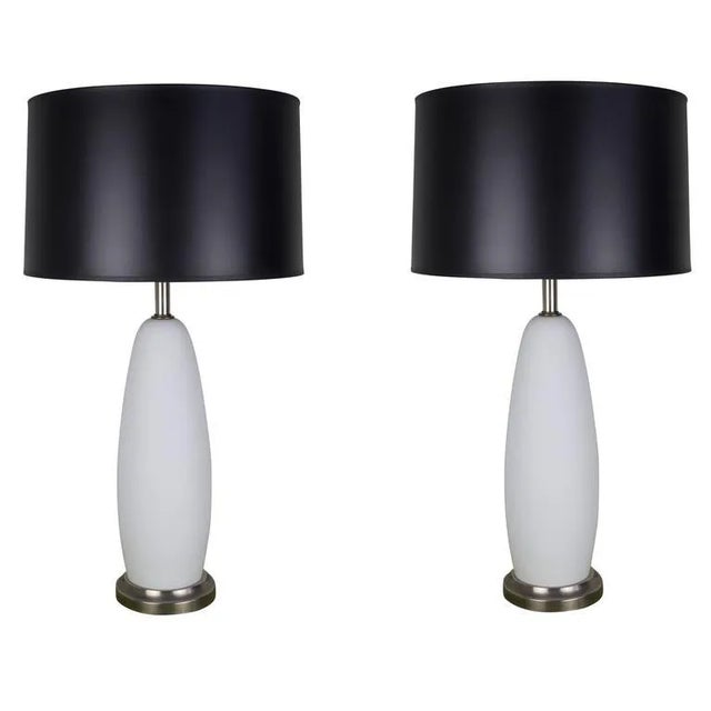 Pair of Italian Mid-Century Frosted White Murano Glass Table Lamps, 1950s For Sale In New York - Image 6 of 7
