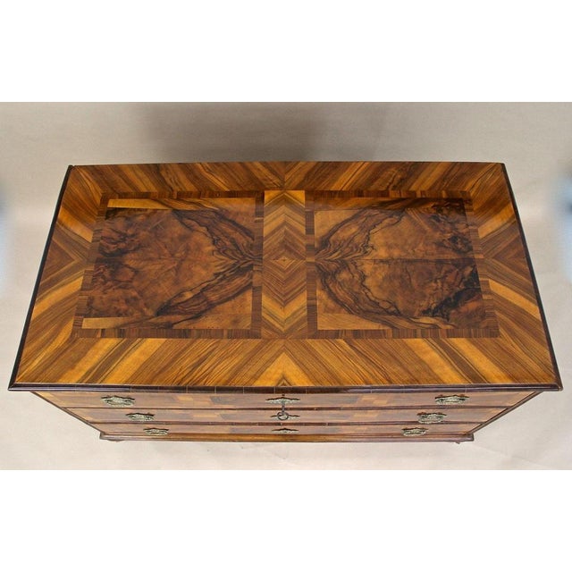 Antique Baroque Chest of Drawers in Nutwood, 1780 For Sale - Image 10 of 18
