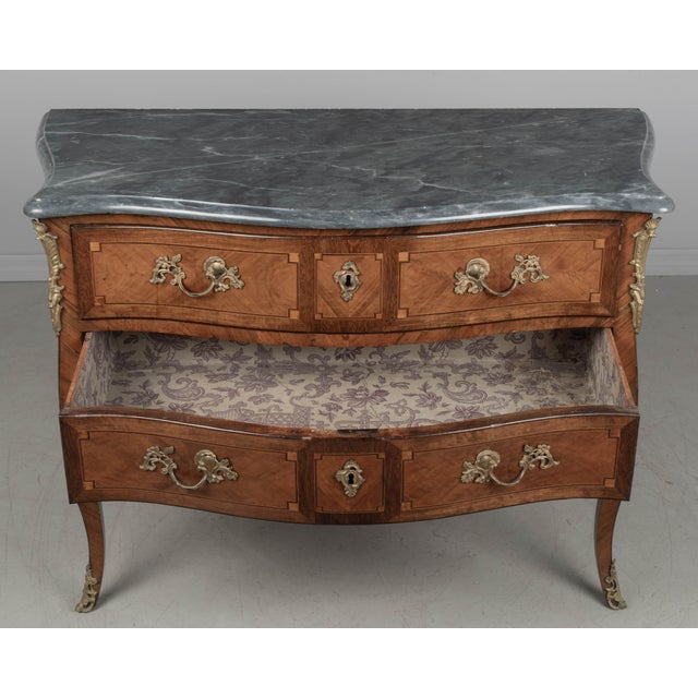 18th Century Louis XV Commode Sauteuse With Marquetry and Turquin Marble, C. 1750 For Sale - Image 5 of 17