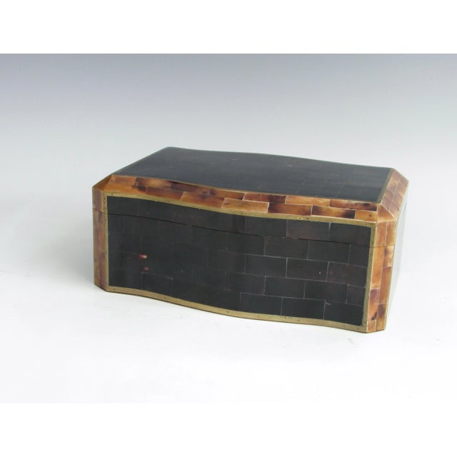 1970s Tessalated Maitland Smith Faux Horn Gentleman's Dresser Box For Sale - Image 5 of 13