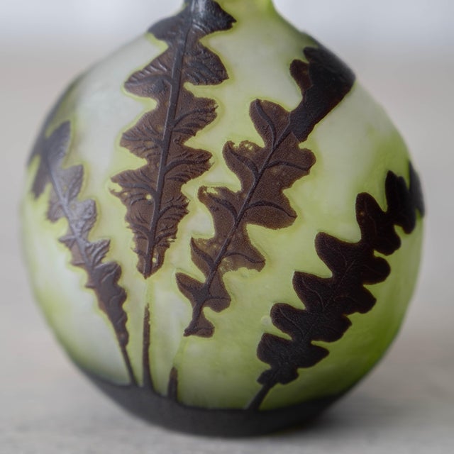 Emile Galle Galle Cameo Glass Banjo Fern Vase, c.1910 For Sale - Image 4 of 15