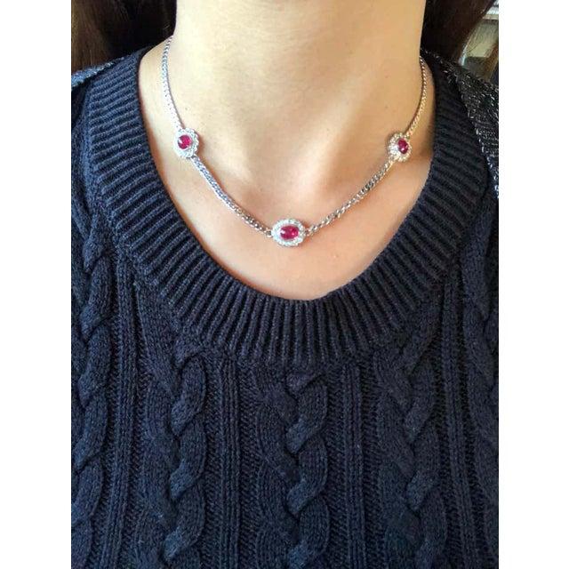 14 Karat White Gold Figaro Amethyst and Diamond Station Necklace For Sale - Image 9 of 12