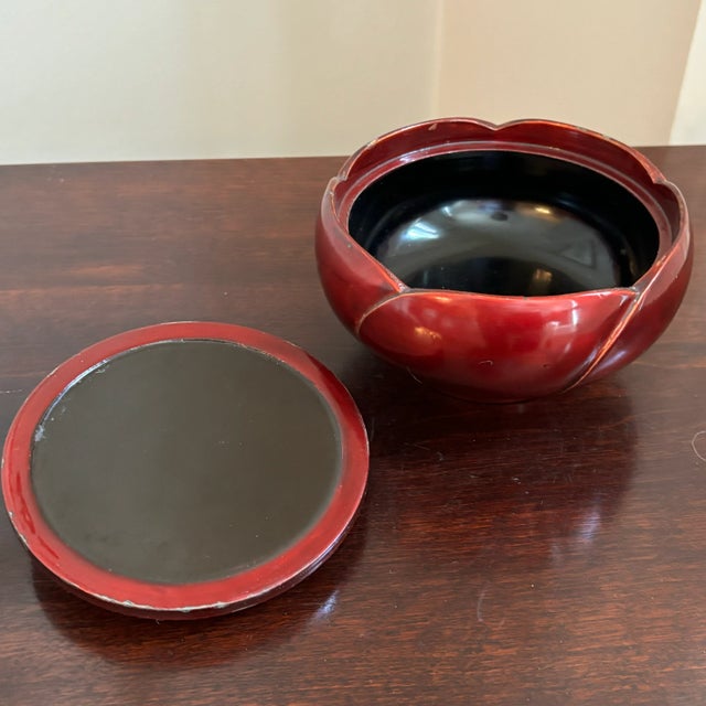 Mid-20th Century Japanese Lacquerware Lidded Box For Sale - Image 12 of 12