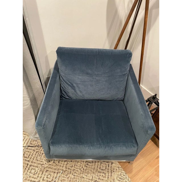 Contemporary Teknion Designer Accent Chair – Comfortable & Stylish For Sale - Image 3 of 3