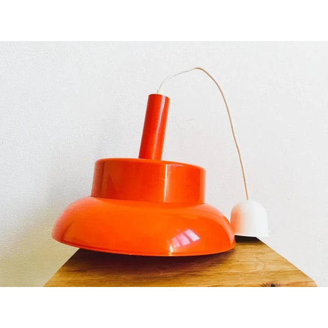 1960s Mid-Century Modern Orange Hanging Lamp in Acrylic, 1960s For Sale - Image 5 of 13