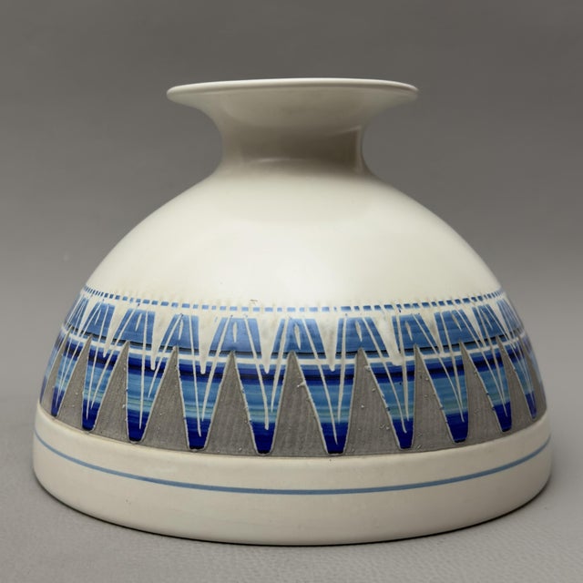 Modern Artistic Ceramic Vase in Geometric Design For Sale - Image 3 of 14