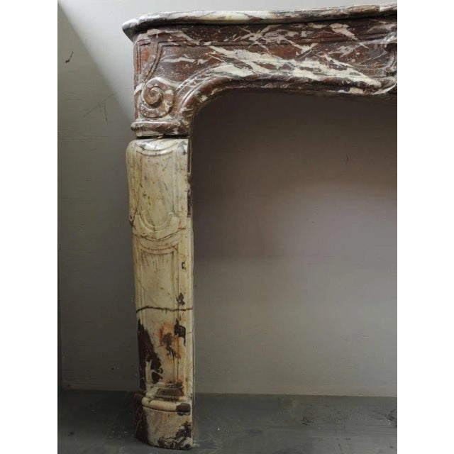 Early 18th Century 18th Century French Louis XIV Marble Fireplace Mantel For Sale - Image 5 of 11