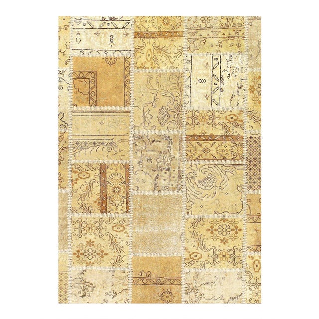 The vintage patchwork design will give your home a sophisticated style. Contemporary design. 100% Lamb's Wool. With a...