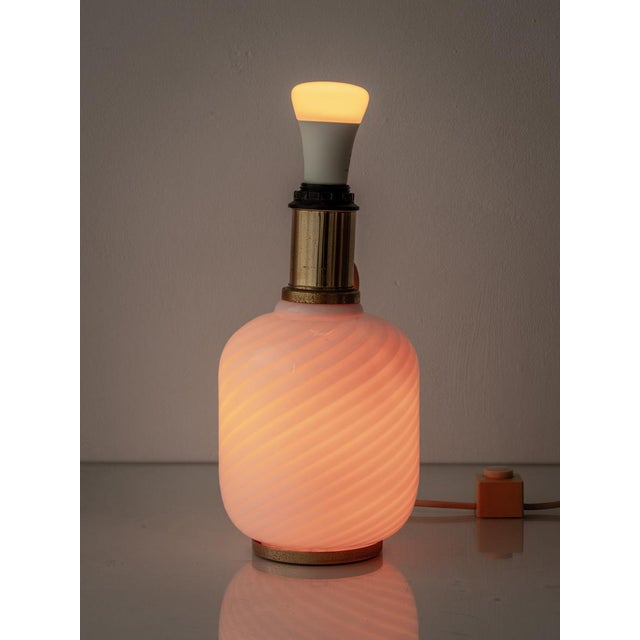 Vintage Murano Glass Opaline Spiral Table Lamps with Dual Illumination from Vetri Murano, 1960s, Set of 2 For Sale - Image 10 of 12