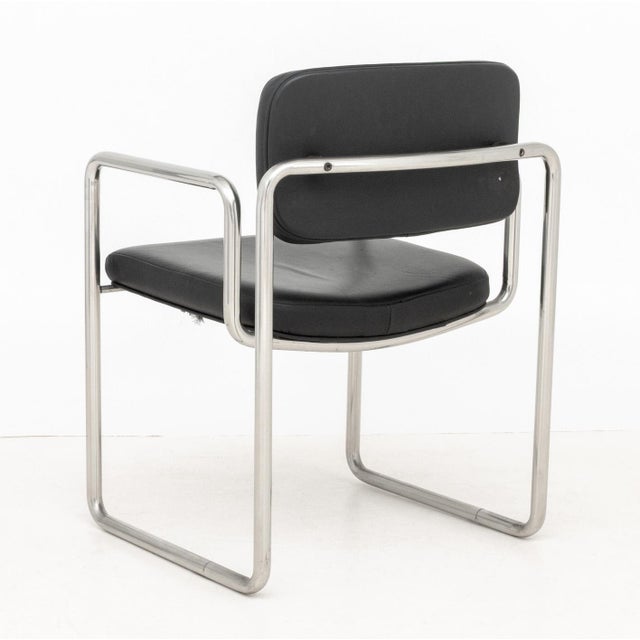 Bauhaus Black Leather and Chrome Armchair For Sale In New York - Image 6 of 7