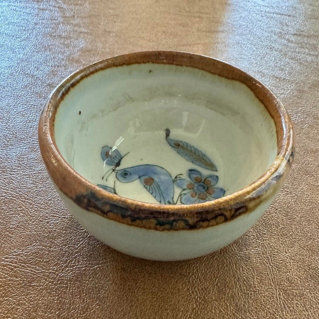 This small vintage bowl was made by Ken Edwards, an internationally famed ceramicist. He was born in the USA, educated in...
