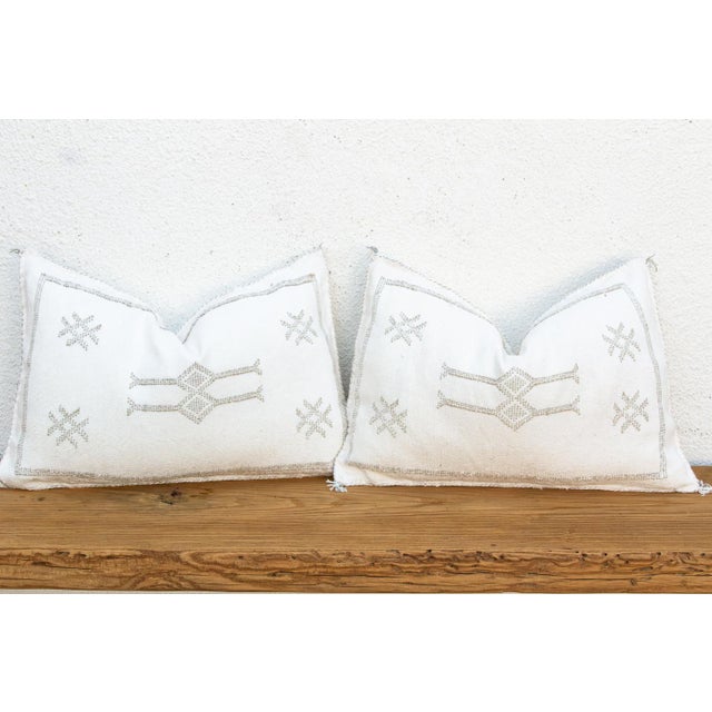 Moroccan Pair of Frost White Lumbar Moroccan Silk Pillows For Sale - Image 3 of 8