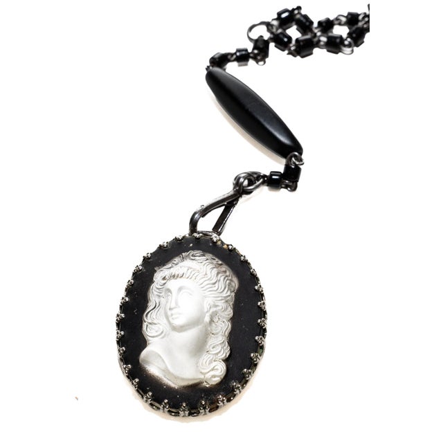 1940s Vintage Black Beaded Wrap Necklace With Lalique Glass Cameo, 1940's For Sale - Image 5 of 18