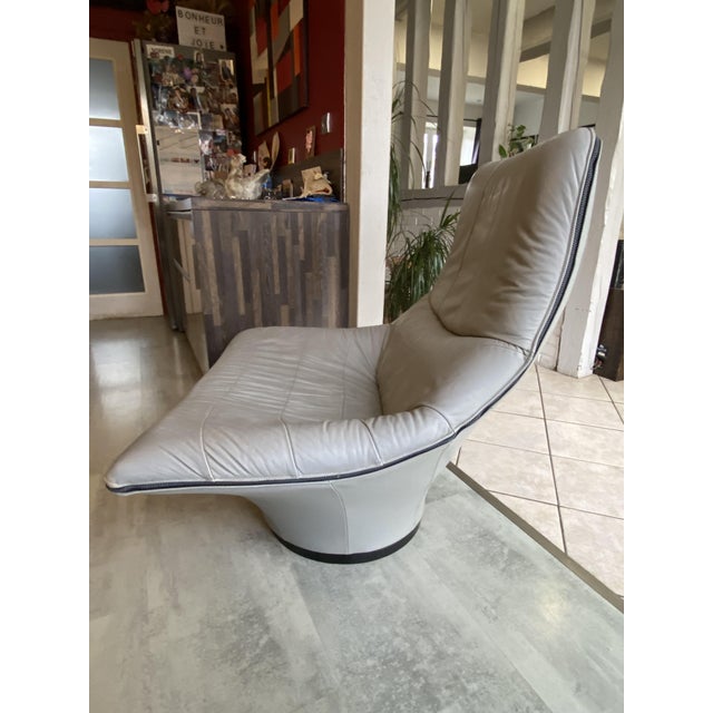 Set of Mantis Swivel Lounge Chair and Leather Ottoman by Gerard Van Den Berg, 1970s For Sale - Image 6 of 18