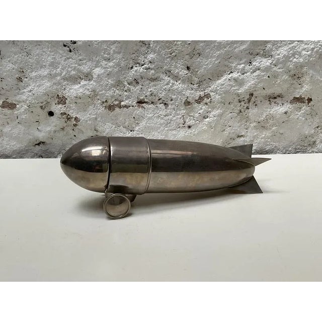Art Deco Zeppelin Cocktail Shaker in Chrome-Plated Metal, Central Europe, 1940s For Sale - Image 12 of 13
