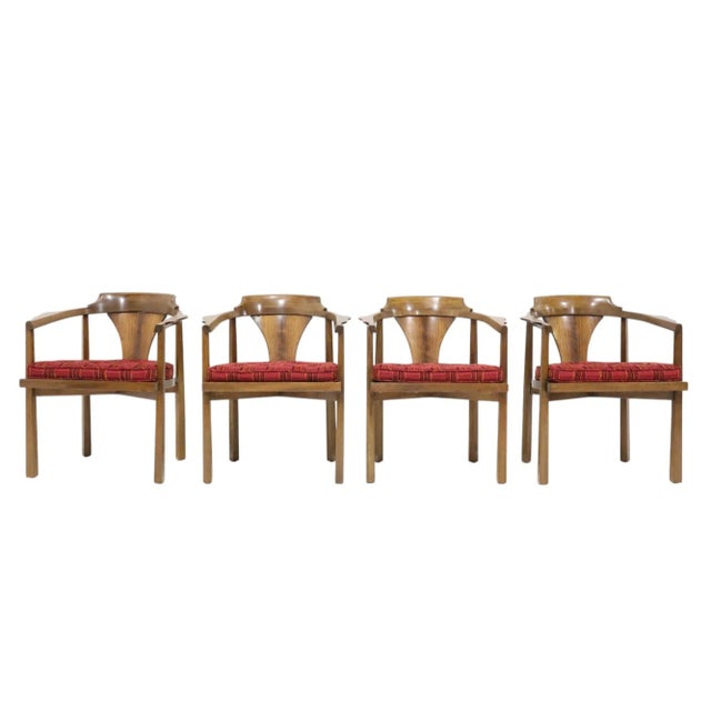 This is such a beautiful dining chair with exquisite craftsmanship and detail. The iconic Dunbar Horseshoe chair by Edward...