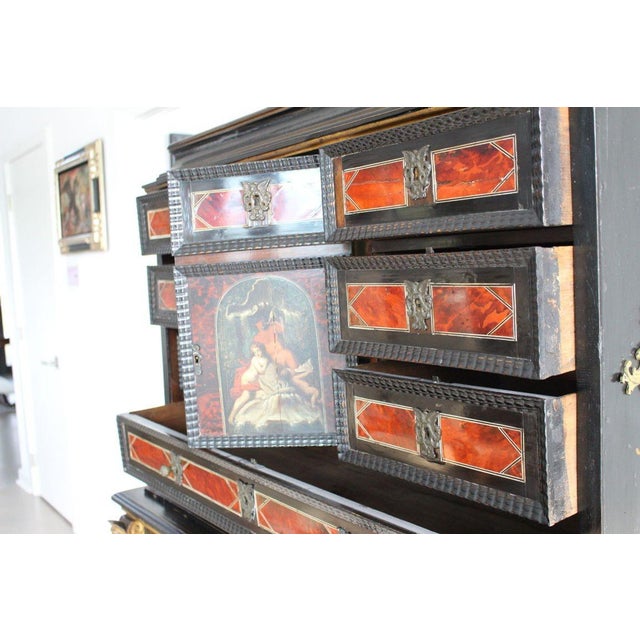 Chinoiserie Antique 17th Century Dutch Travelling Chest Made in the Netherlands in C. 1680 With 18th Cent Chinoiseries Stand C. 1700s For Sale - Image 3 of 18