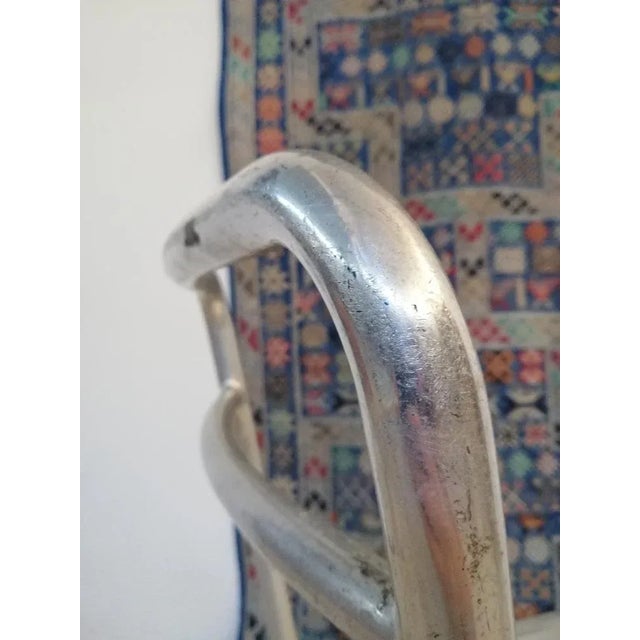 The chairs are very light as totally made of aluminum, flexing the sheet to carry out back and sitting with ergonomic...