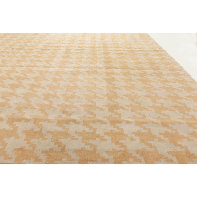 Modern Beige flat-weave rug by Jeffrey Bilhuber for Doris Leslie Blau Size: 9'7" × 14'4" (292 × 436 cm) If twenty-five...