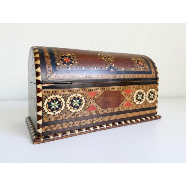 Brown Large Moorish Inlay Lidded Box, Spain, 1950s For Sale - Image 8 of 10