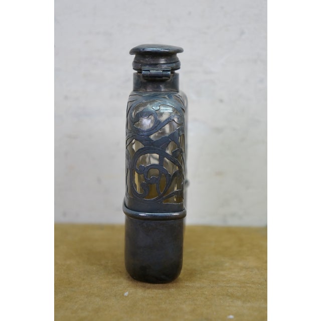 Early 20th Century Antique Art Nouveau Sterling Silver Grapevine Pocket Hip 3/4 Pint Flask 5" For Sale - Image 5 of 15
