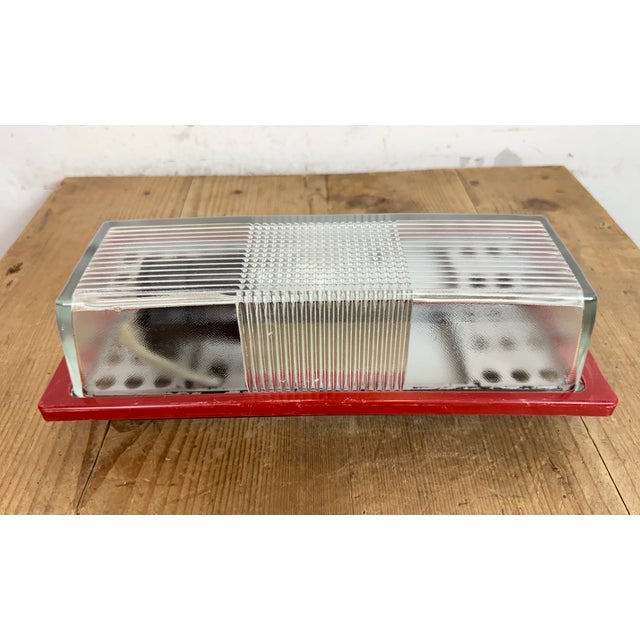 Industrial Red Bakelite Wall Light from Elektrosvit, 1970s For Sale - Image 4 of 18