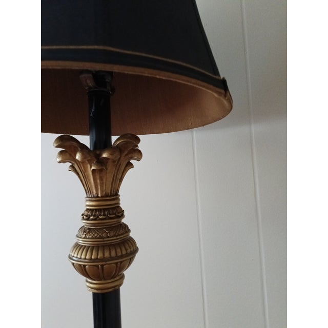 Mid 20th Century Hollywood Regency Vintage Black & Gold Neoclassical Table Lamp With Ornate Cast Metal Base For Sale - Image 5 of 12