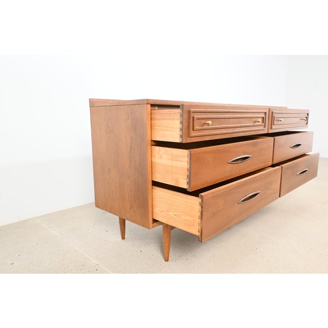 Broyhill Sculptra Mid-Century Modern Walnut Six Drawer Dresser | Newly Refinished For Sale - Image 9 of 16