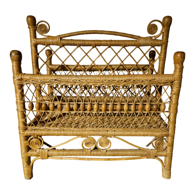 1960s American Victorian Natural Wicker Magazine Stand For Sale