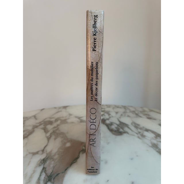 Overview of the masters of French Art Deco design in French. Les Editions de l’Amateur 2000.