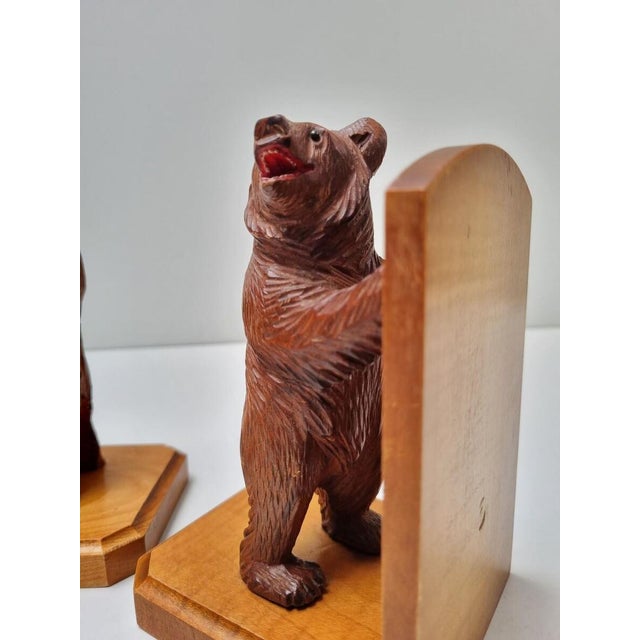 Wooden Black Forest Bookends with Hand-Carved Bears by Geschwister Sarbach, Switzerland, 1930s, Set of 2 For Sale - Image 12 of 16
