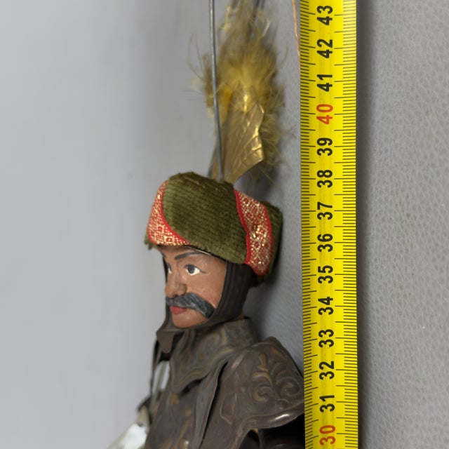 Sicilian Puppet Marionettes in Brass and Wood by Francesco Montoro, 20th Century, Set of 2 For Sale - Image 10 of 12