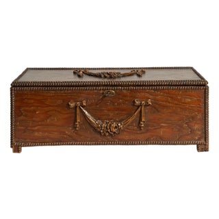 1900 - 1909 United Kingdom Victorian Chocolate Wood Box For Sale