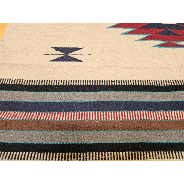 Vintage American Southwestern Saltillo Kilim Rug, Medallion & Striped Pattern, Ivory & Red, 5x7 For Sale - Image 4 of 18