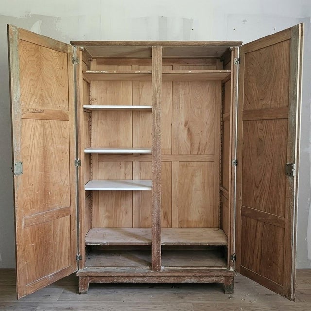 Mid-Century Modern French Reconstruction Oak Wardrobe in the style of René Gabriel, 1950s, in Very Good conditions....