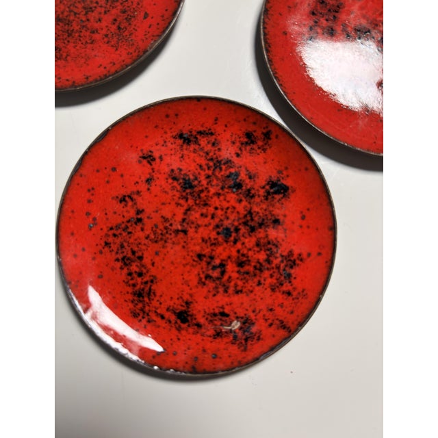 1960s Enamelled Bowls and Saucers, Germany, 1960s, Set of 8 For Sale - Image 5 of 7