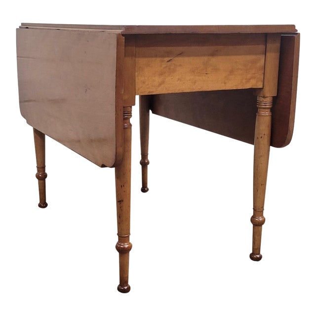 Vintage Early American Colonial Style Federal Style Drop Leaf Dining Table For Sale