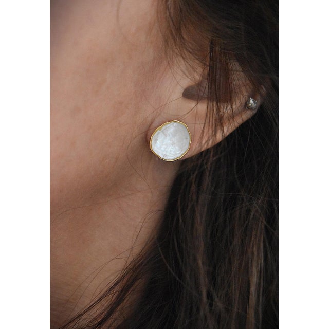 14k Gold Kabana Carved Mother of Pearl Sand Dollar Pierced Post Earrings, A Pair For Sale - Image 14 of 15