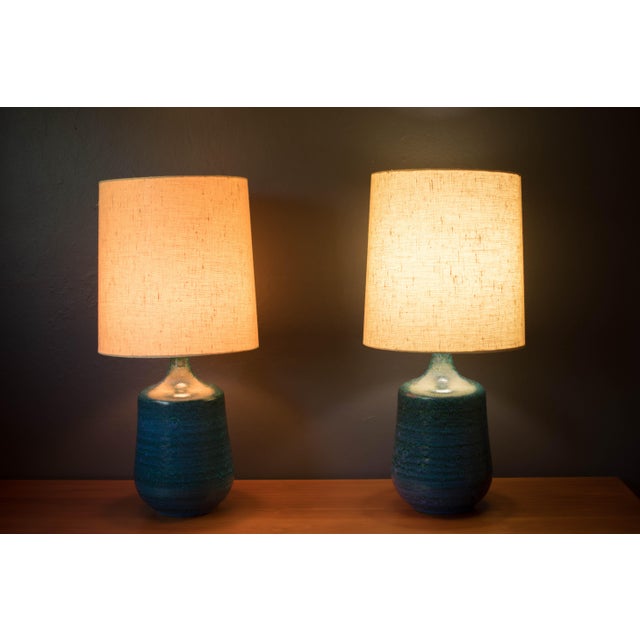 Mid-Century Modern Vintage Pair of Stoneware Blue Studio Ceramic Table Lamps by Sy Allan Designs For Sale - Image 3 of 14